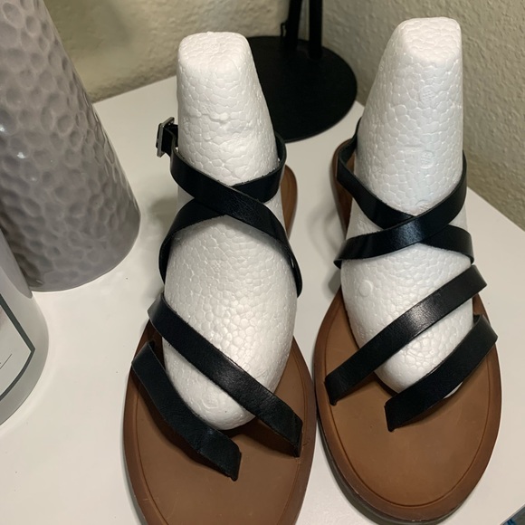 Sandals - Picture 2 of 2